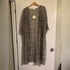 Umgee Gray Leopard Print Top